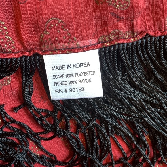 Red Shawl - Picture 4 of 4